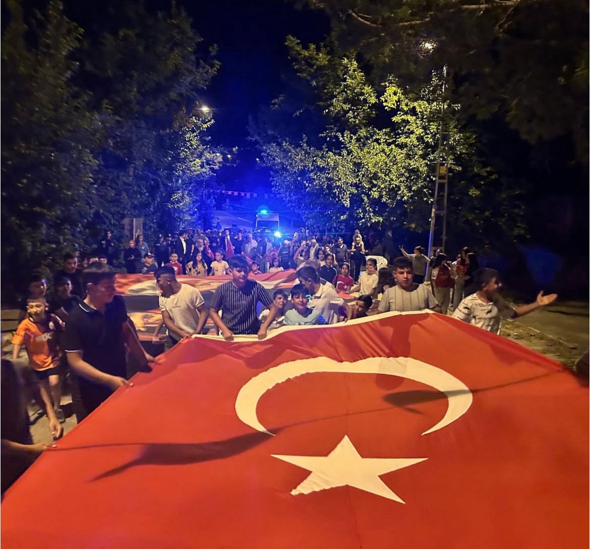 15 Temmuz Demokrasi ve Milli Birlik Günü Anma Programı Çarşı Meydan Parkında gerçekleştirilmiştir.